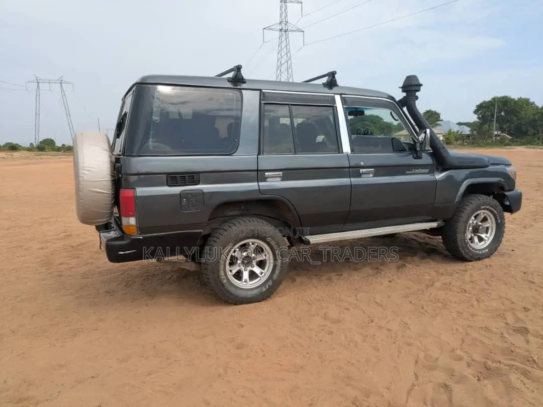 Toyota Land Cruiser Prado 1995 Black