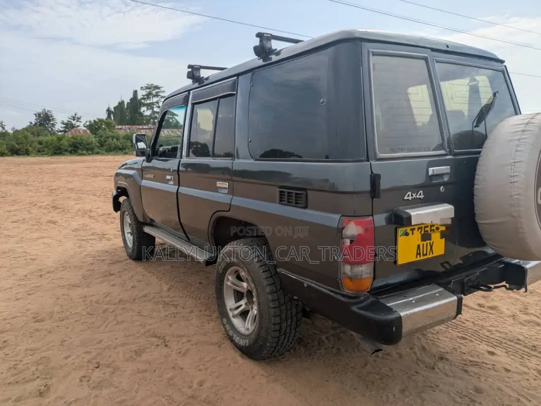 Toyota Land Cruiser Prado 1995 Black