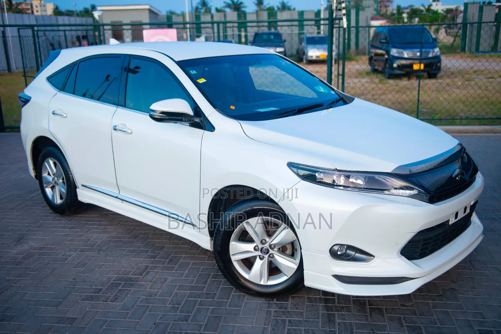 Toyota Harrier 2.0 2015 Pearl