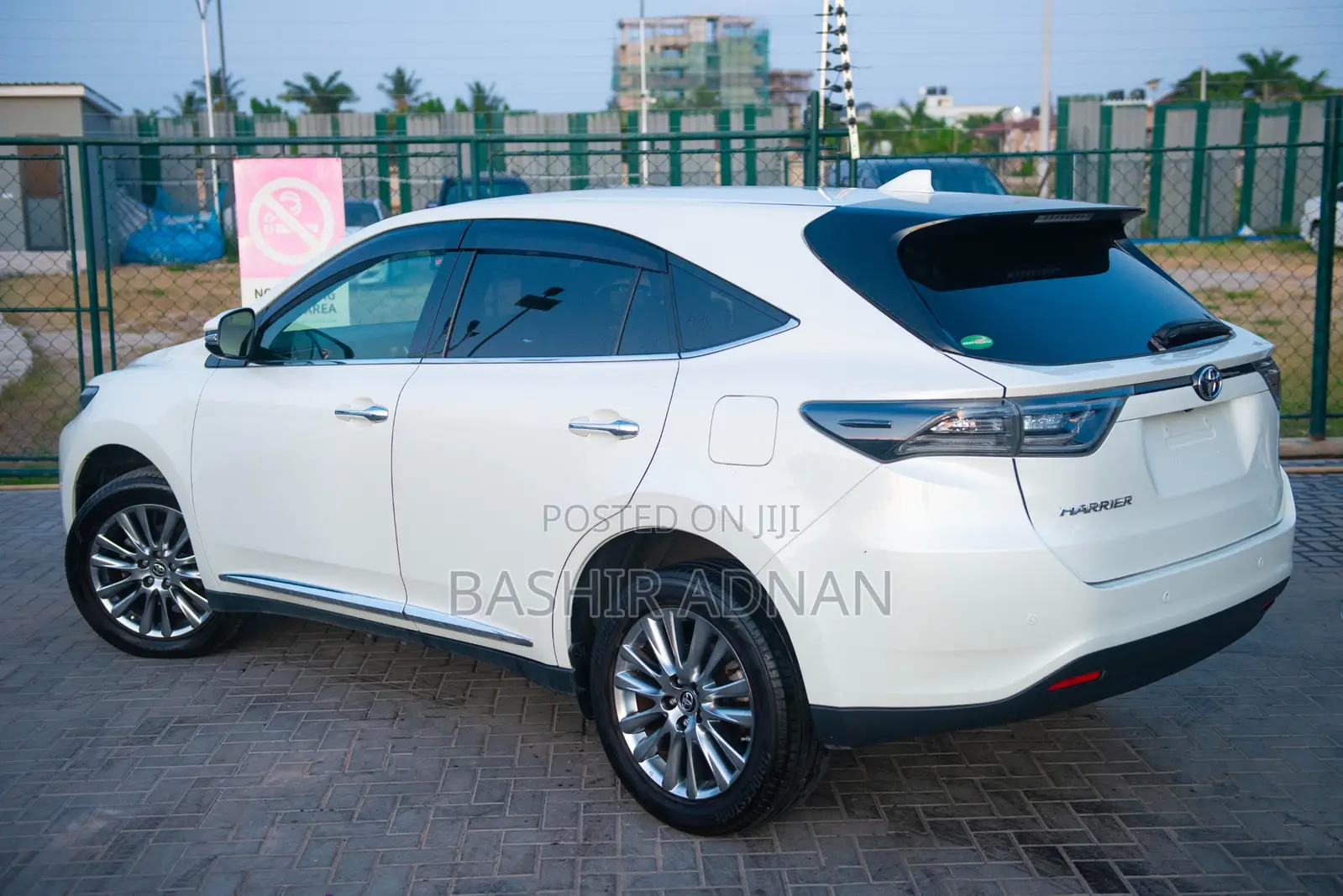 Toyota Harrier 2.0 2015 Pearl