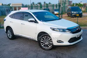 Toyota Harrier 2.0 2015 Pearl