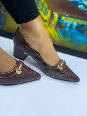 Viatu Vya Kike Bei Ya Kutupa (Wholesale Prices)