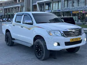 Toyota Hilux 2015 White