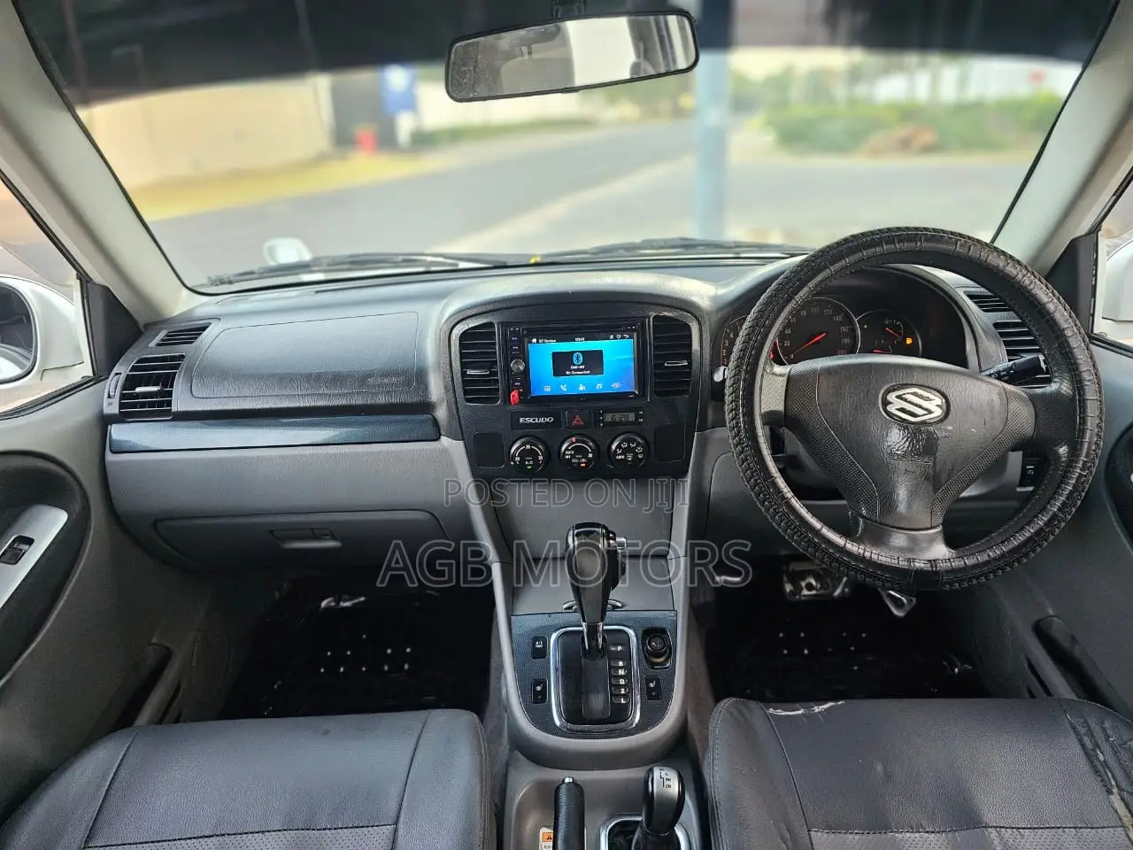 Suzuki Escudo 2003 White