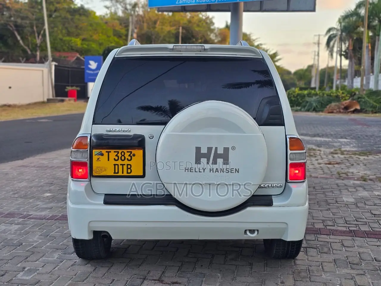 Suzuki Escudo 2003 White