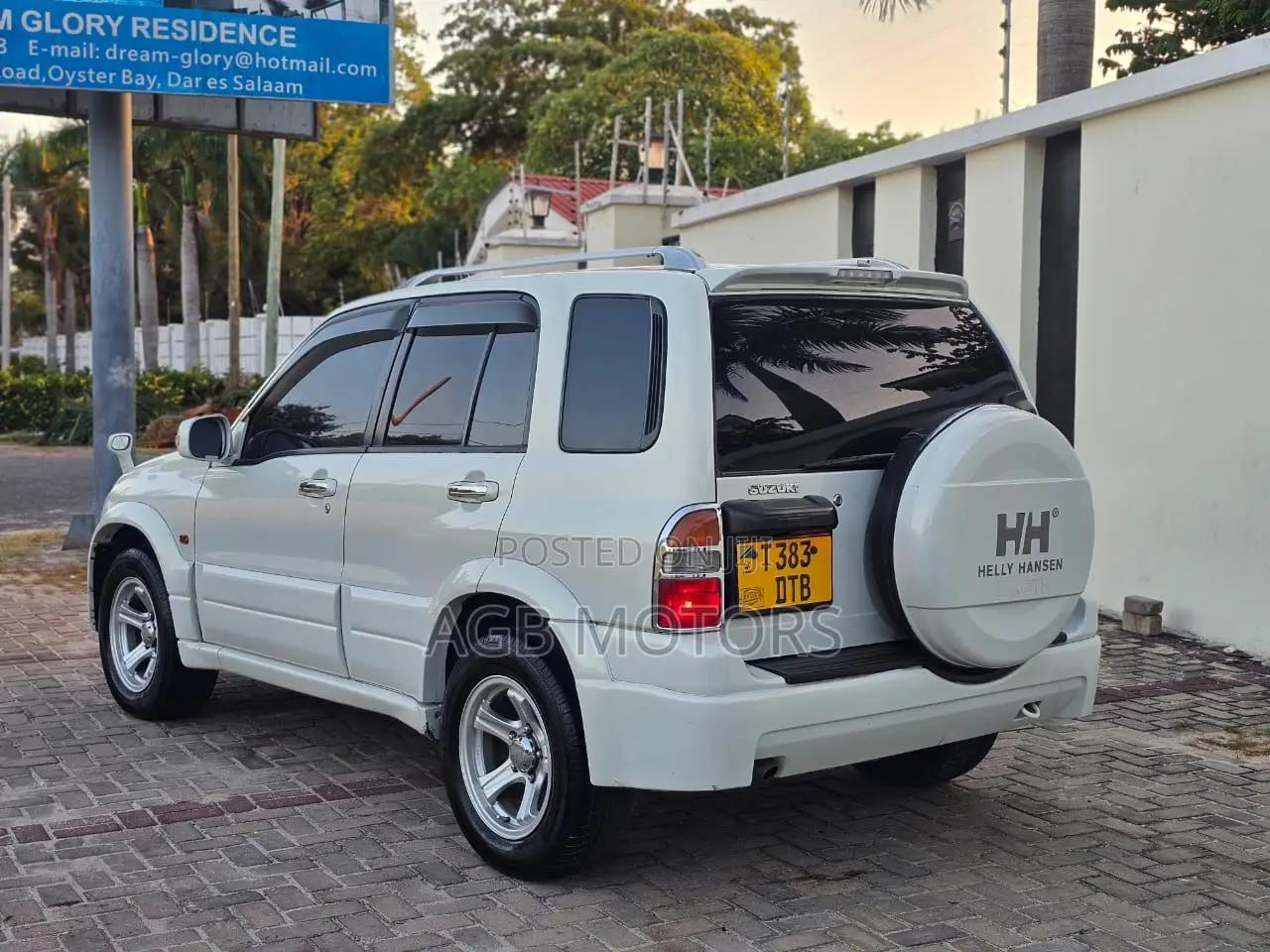 Suzuki Escudo 2003 White
