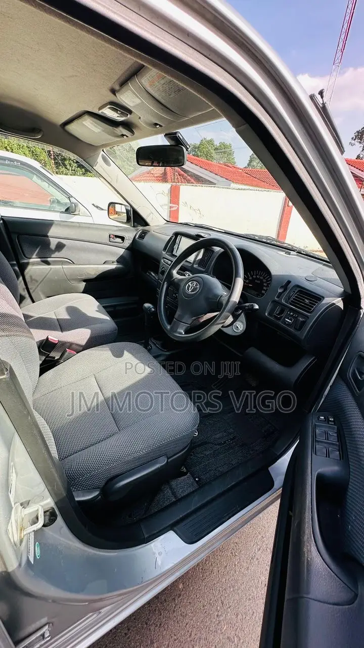 Toyota Probox 2004 Silver