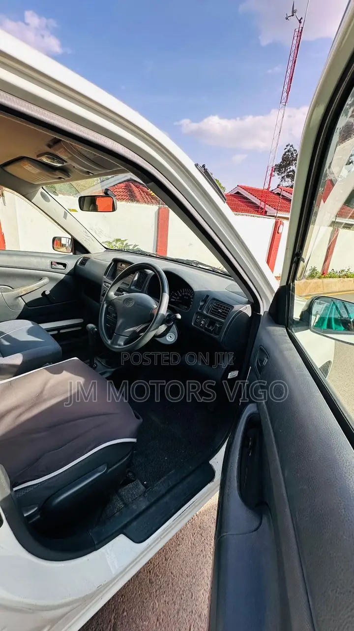 Toyota Probox 2004 Silver