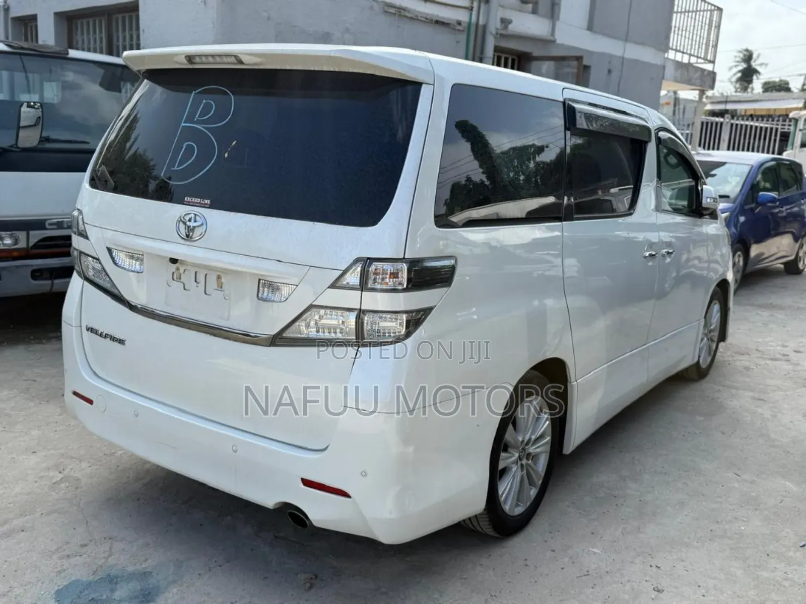 Toyota Vellfire 2009 White