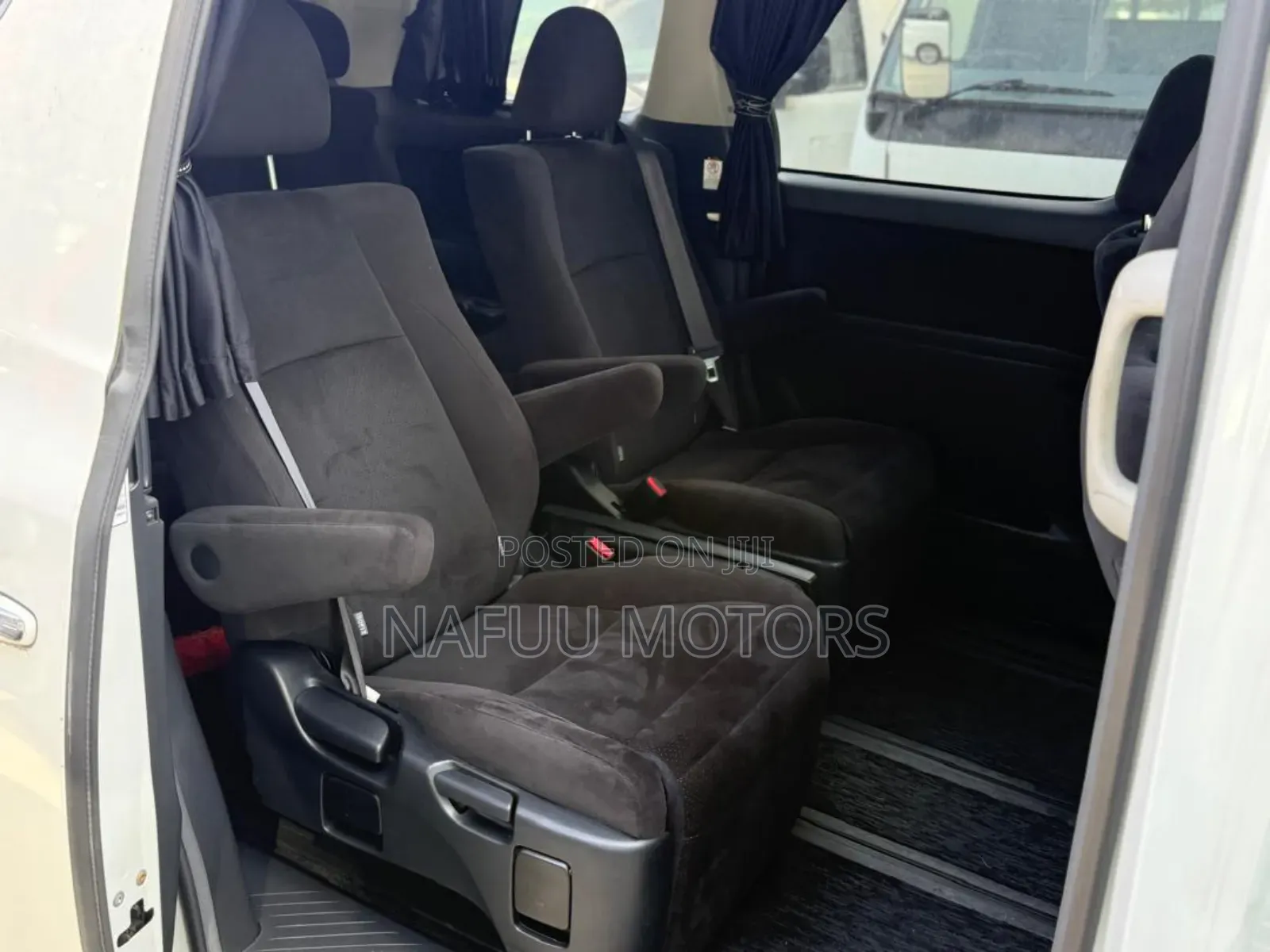 Toyota Vellfire 2009 White