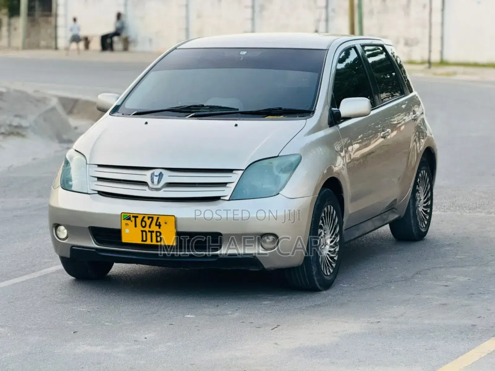Toyota IST 2004 Gold