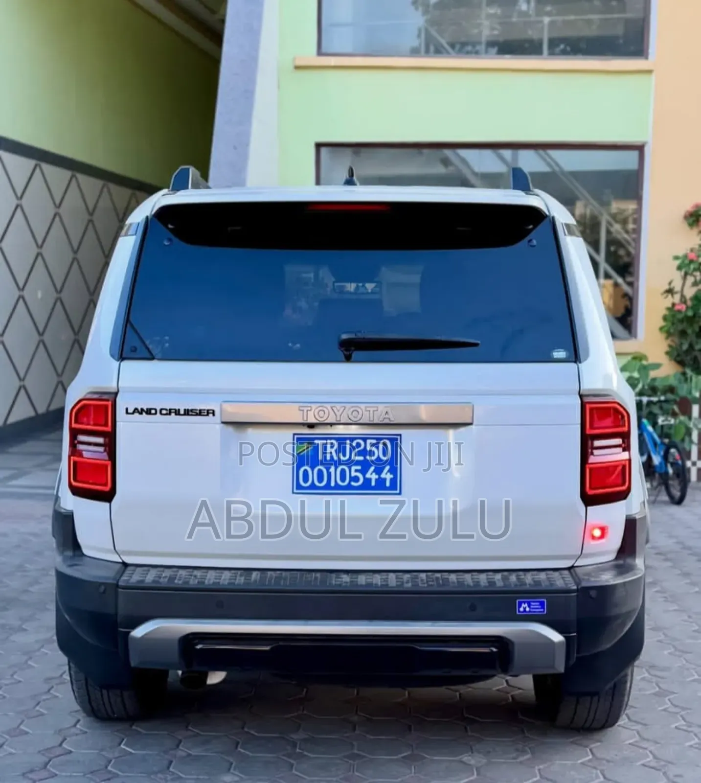 Toyota Land Cruiser Prado 2024 White