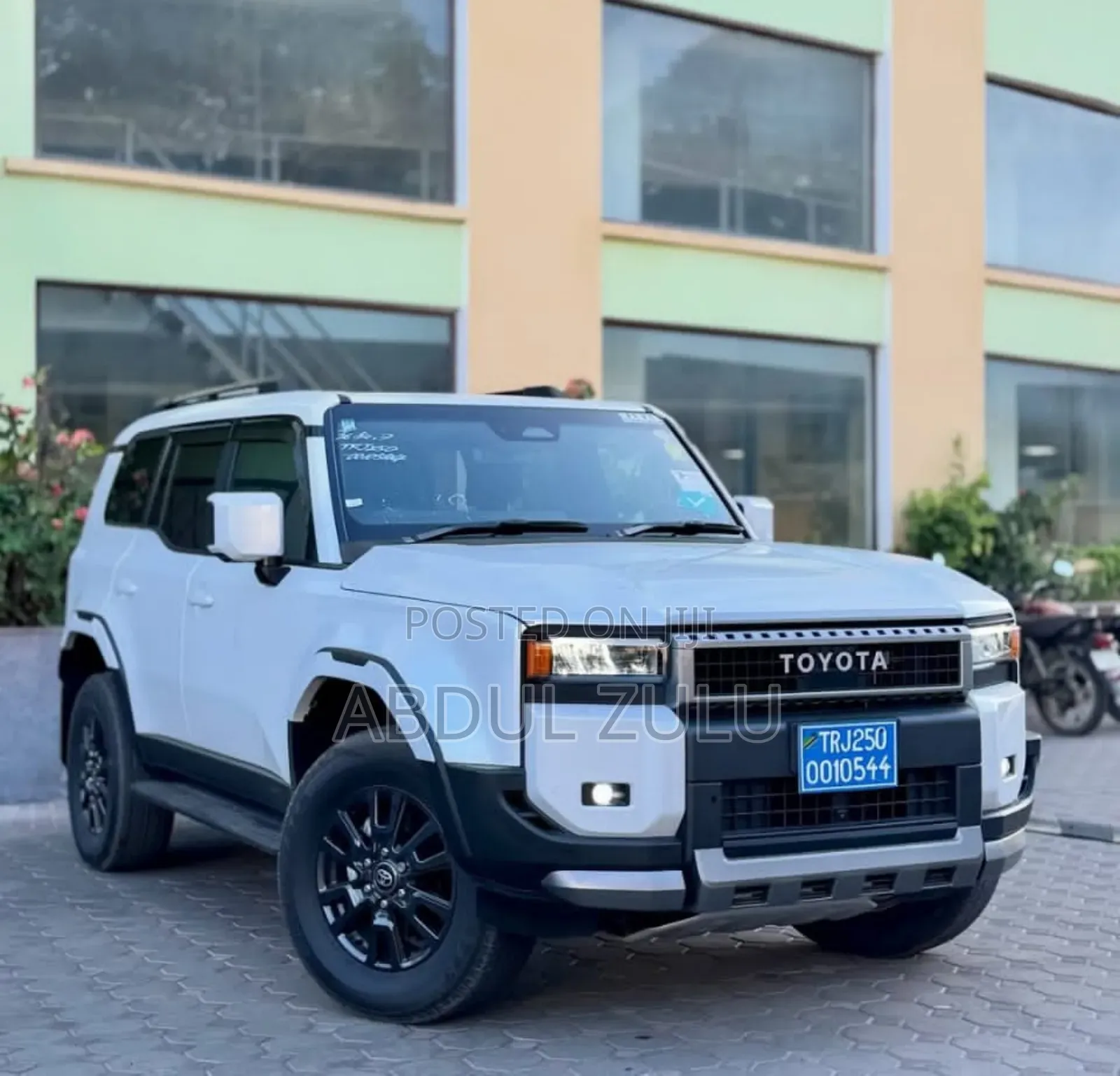 Toyota Land Cruiser Prado 2024 White