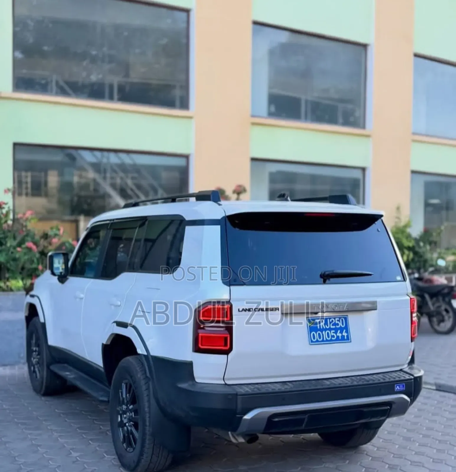 Toyota Land Cruiser Prado 2024 White