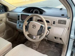 Toyota Raum 2006 Green