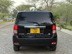 Toyota Corolla Rumion Hatchback 1.5 FWD 2008 Black