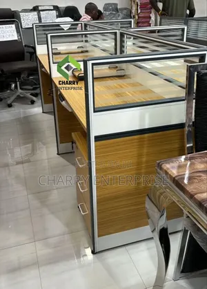 Four-Person Office Table/ Workstation for Privacy Bila Viti