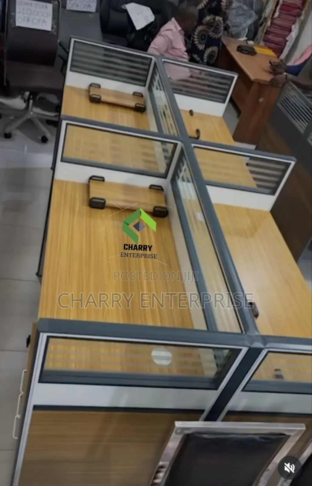 Four-Person Office Table/ Workstation for Privacy Bila Viti