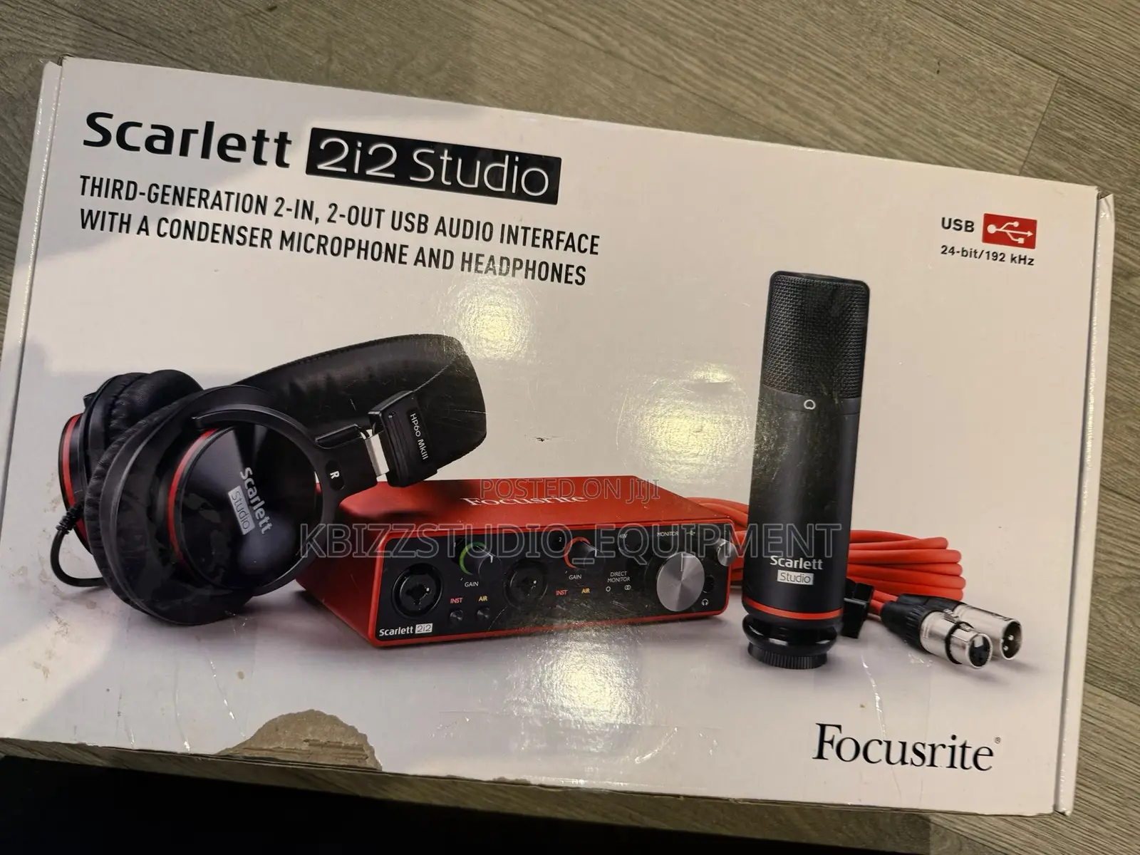 Focusrite Scarlett 2i2 3rd Gen Studio Bundle