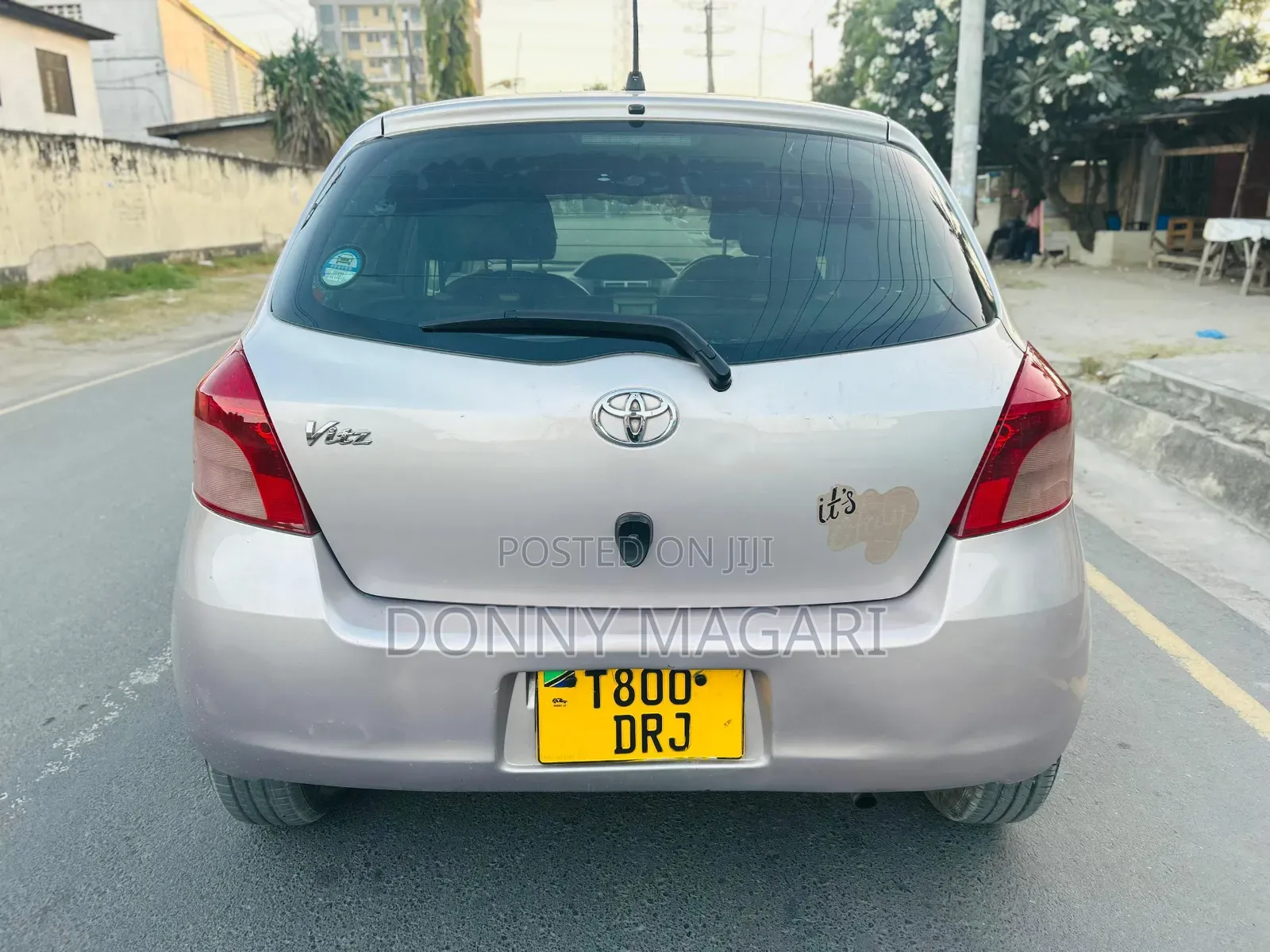 Toyota Vitz 1.0 FWD 5dr 2006 Pink