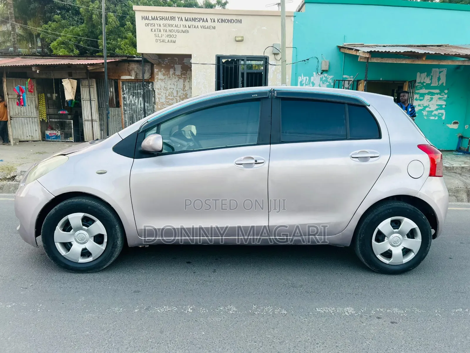Toyota Vitz 1.0 FWD 5dr 2006 Pink