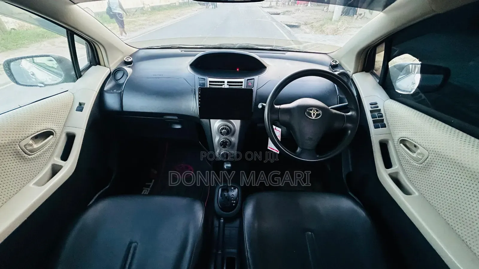 Toyota Vitz 1.0 FWD 5dr 2006 Pink