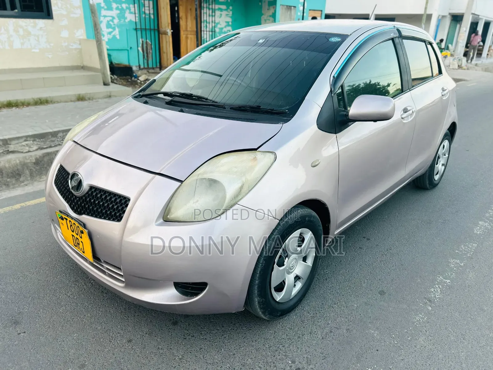 Toyota Vitz 1.0 FWD 5dr 2006 Pink
