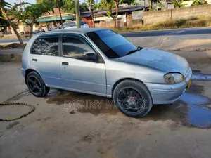 Toyota Starlet 2000 Silver
