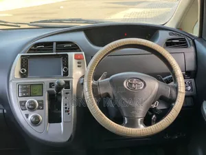 Toyota Ractis 2005 Gray