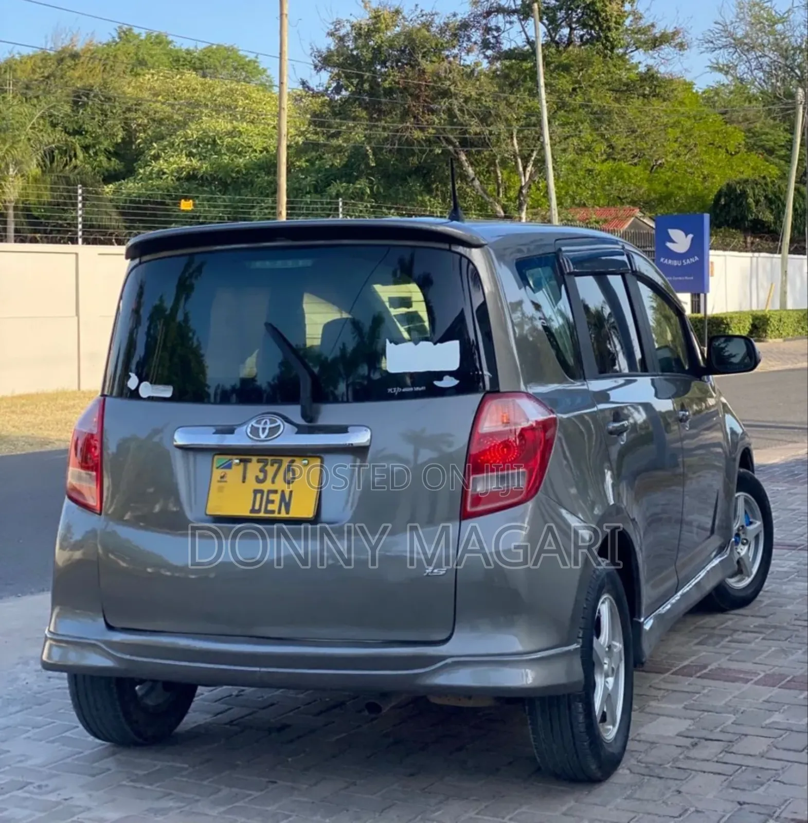Toyota Ractis 2005 Gray