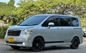 Toyota Noah 2009 Silver