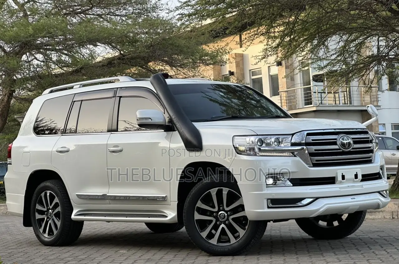 Toyota Land Cruiser 2018 White