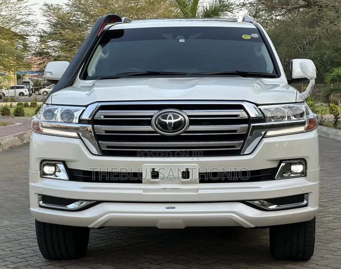 Toyota Land Cruiser 2018 White