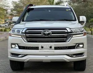 Toyota Land Cruiser 2018 White