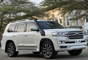 Toyota Land Cruiser 2018 White