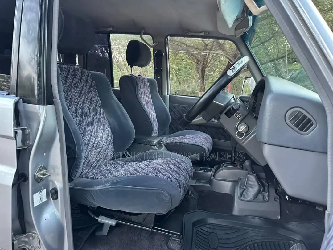 Toyota Land Cruiser Prado 1995 Silver