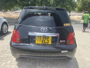 Toyota IST 2004 Black