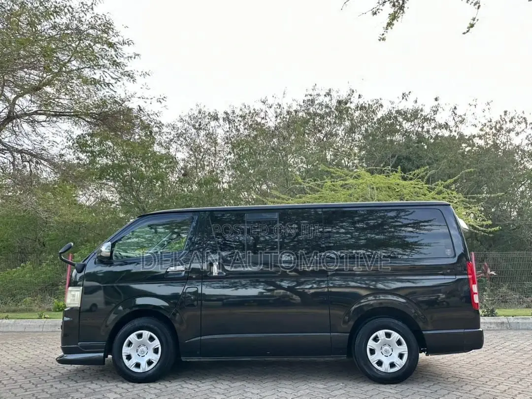 Toyota Quantum 2008 Black