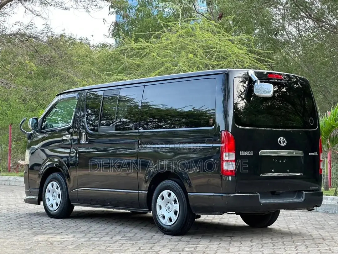 Toyota Quantum 2008 Black
