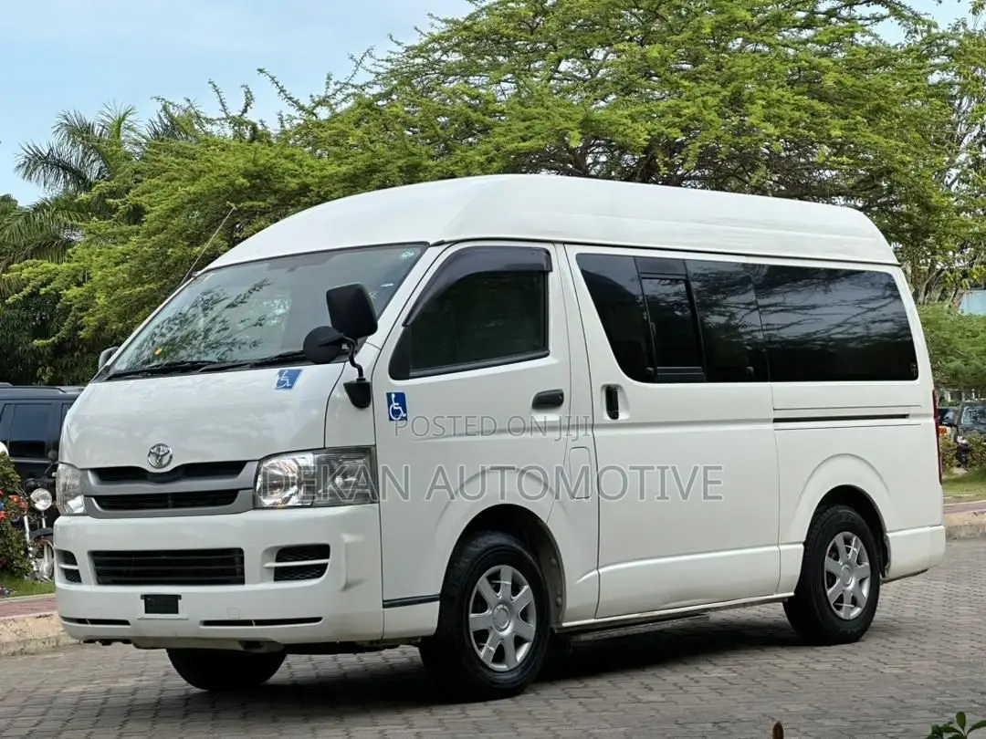 Toyota Quantum 2012 White