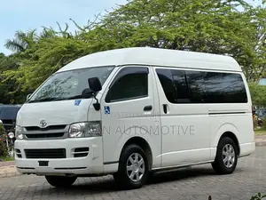 Toyota Quantum 2012 White