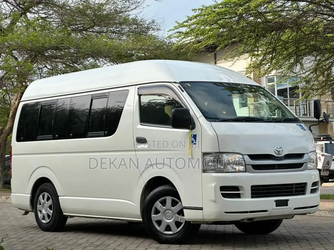 Toyota Quantum 2012 White