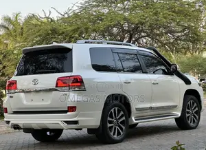 Toyota Land Cruiser 4.6 V8 ZX 2017 White