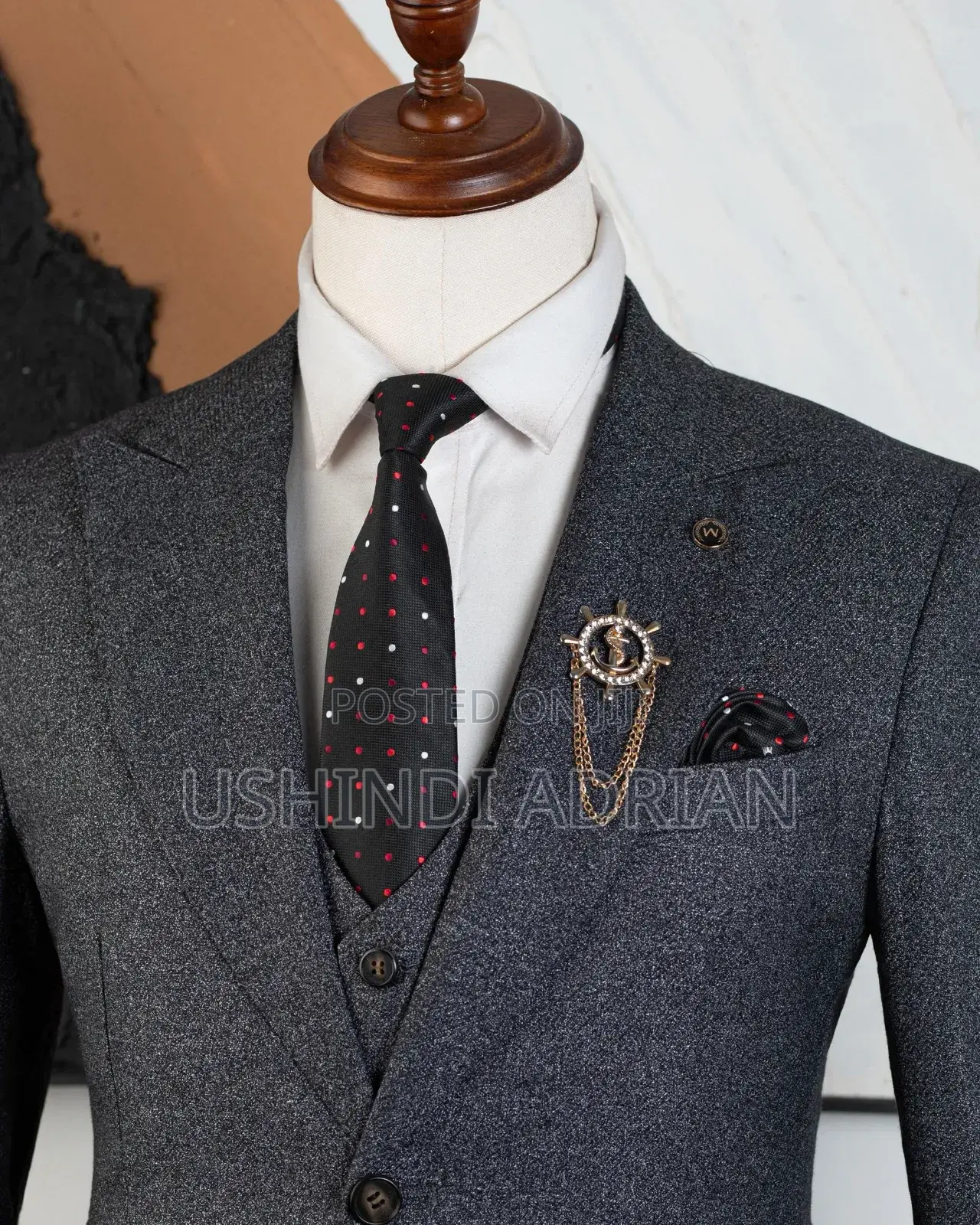 Suti Ya Kifahari Ya 'Classic'
