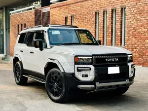 Toyota Land Cruiser Prado 2024 White