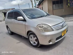 Toyota Raum 1.5 AWD 2005 Silver