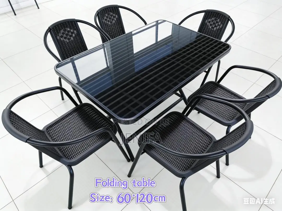 Dinning Table and Chairs: Table