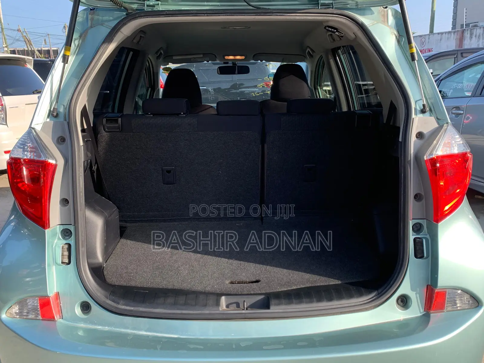 Toyota Ractis 1.3 FWD 2012 Green