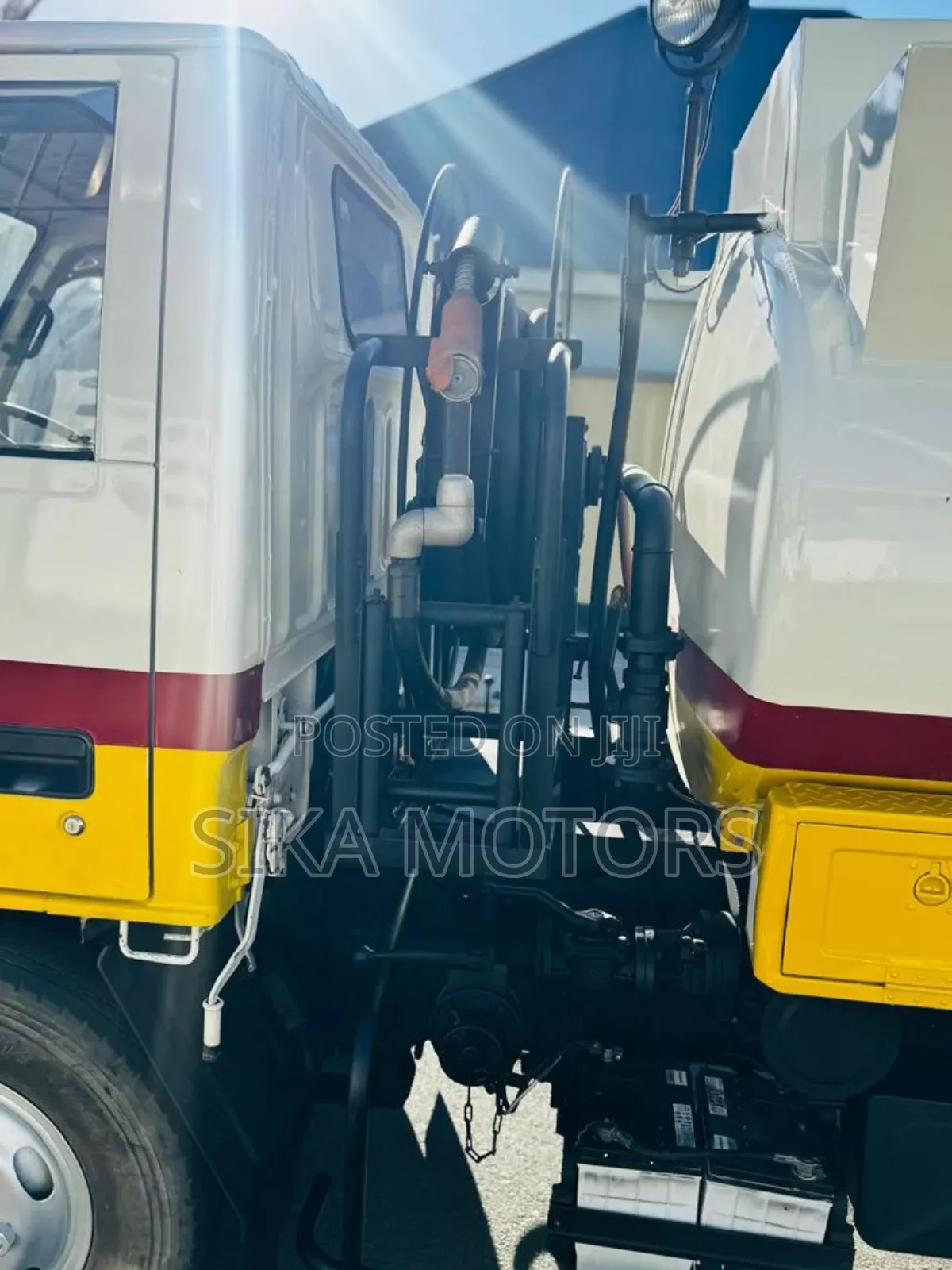 Mitsubishi Mobile Fuel Tanker With Pump