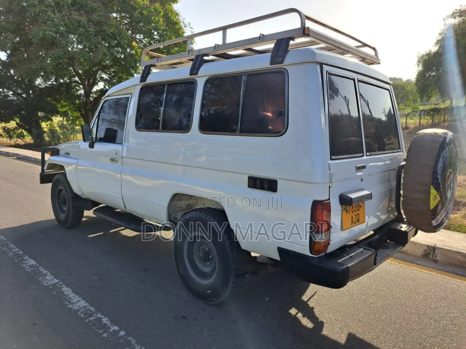 Toyota Land Cruiser 2010 White